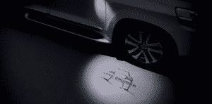 ドアミラー足元照明（車名表示）