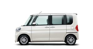 タント：パールホワイトⅢ（サイド）