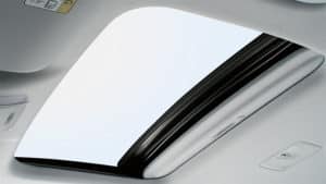 チルト＆スライド電動ムーンルーフ